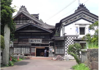 写真：旧機那サフラン酒製造本舗