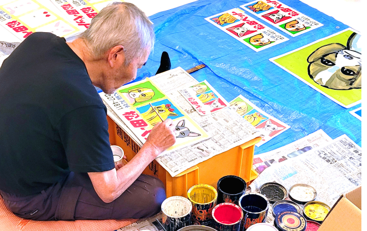 二代目・青柳謹一さんのライブペインティングの様子