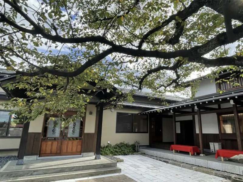 江口だんご摂田屋店の外観